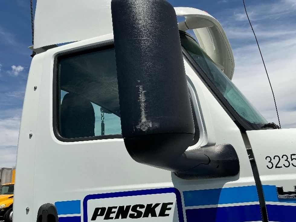 Day Cab Tractor-Heavy Duty Tractors-International-2019-LT625-Stockton-CA-398,021\n\t\tmiles-$ 25,000 - Image 19