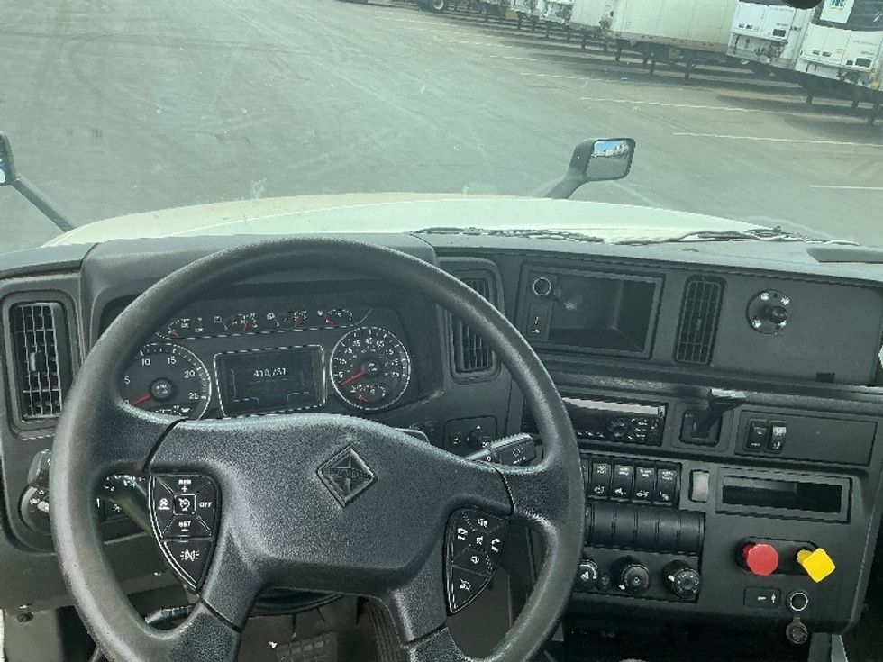 Day Cab Tractor-Heavy Duty Tractors-International-2019-LT625-Stockton-CA-410,731\n\t\tmiles-$ 24,500 - Image 11