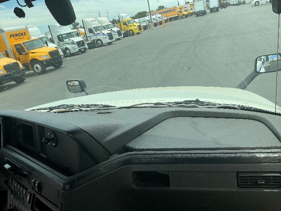 Day Cab Tractor-Heavy Duty Tractors-International-2019-LT625-Stockton-CA-410,731\n\t\tmiles-$ 24,500 - Image 12