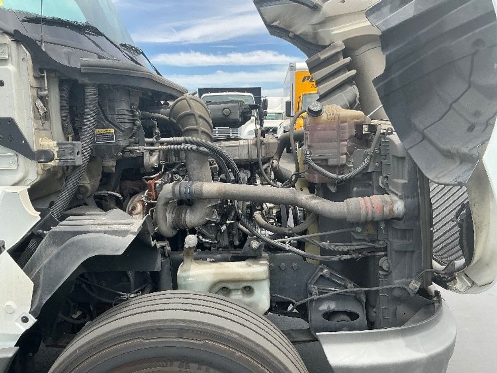 Day Cab Tractor-Heavy Duty Tractors-International-2019-LT625-Stockton-CA-410,731\n\t\tmiles-$ 24,500 - Image 14