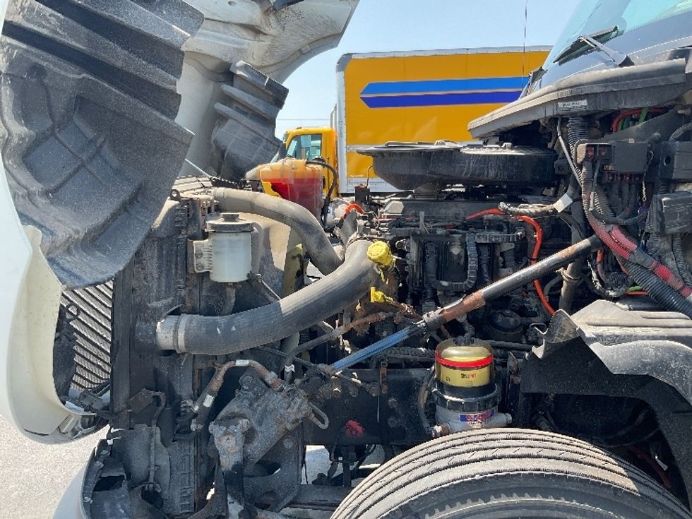 Day Cab Tractor-Heavy Duty Tractors-International-2019-LT625-Stoney Creek-ON-462,625\n\t\tkm-$ 13,250 - Image 16