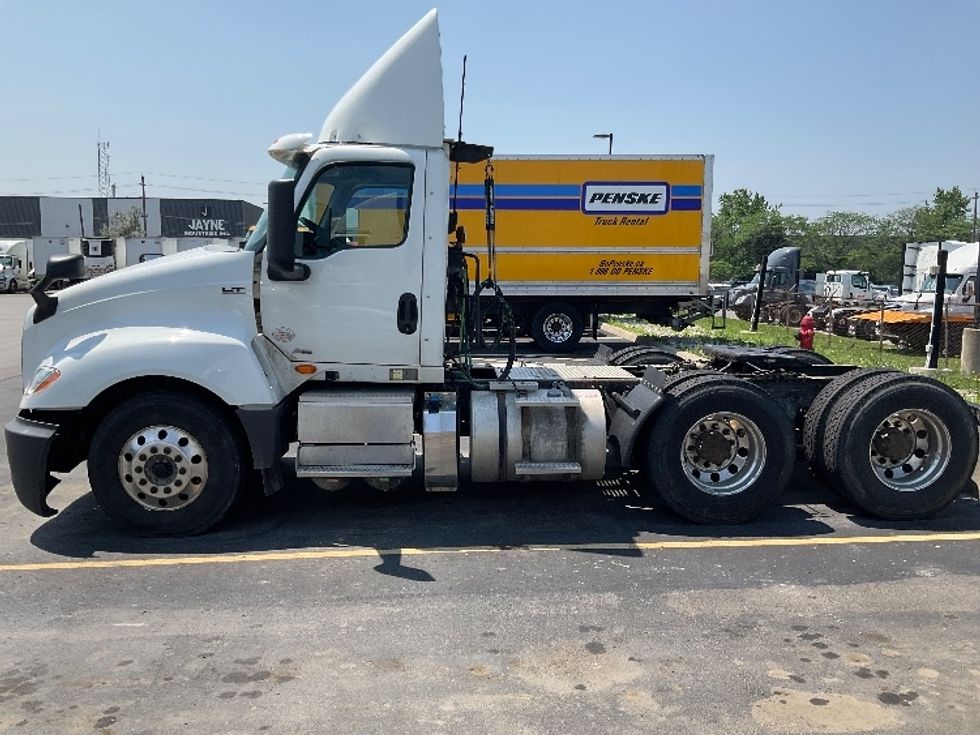 Day Cab Tractor-Heavy Duty Tractors-International-2019-LT625-Stoney Creek-ON-462,625\n\t\tkm-$ 13,250 - Image 4