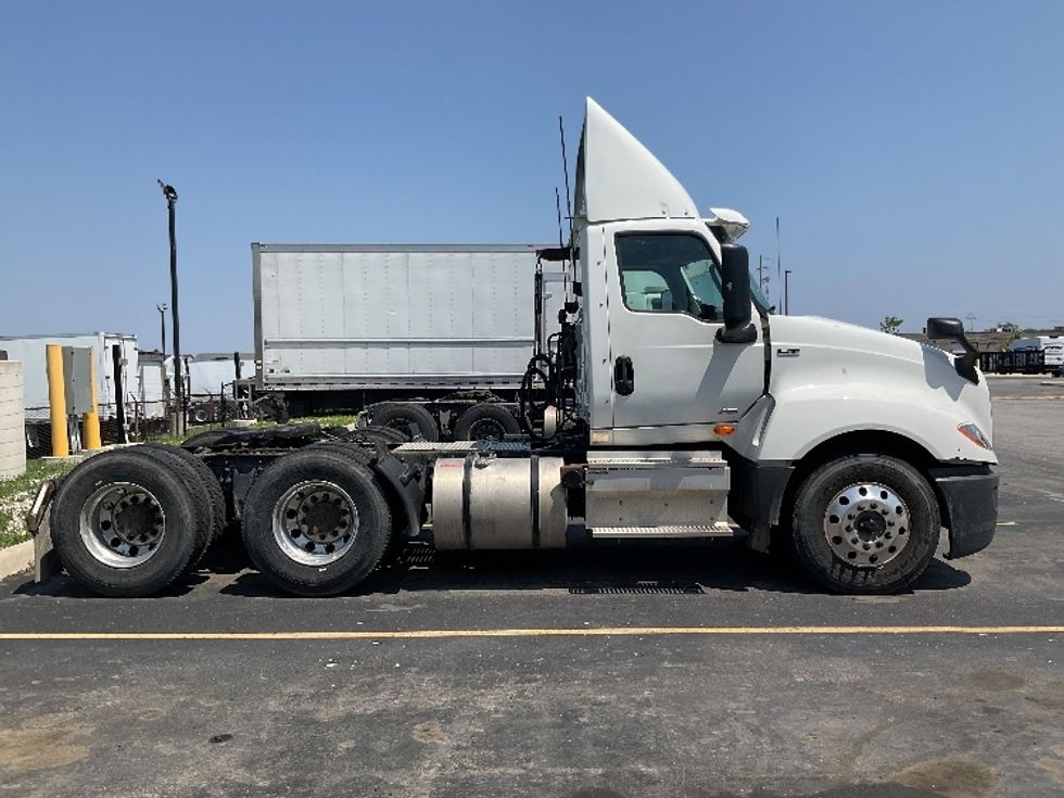 Day Cab Tractor-Heavy Duty Tractors-International-2019-LT625-Stoney Creek-ON-462,625\n\t\tkm-$ 13,250 - Image 8