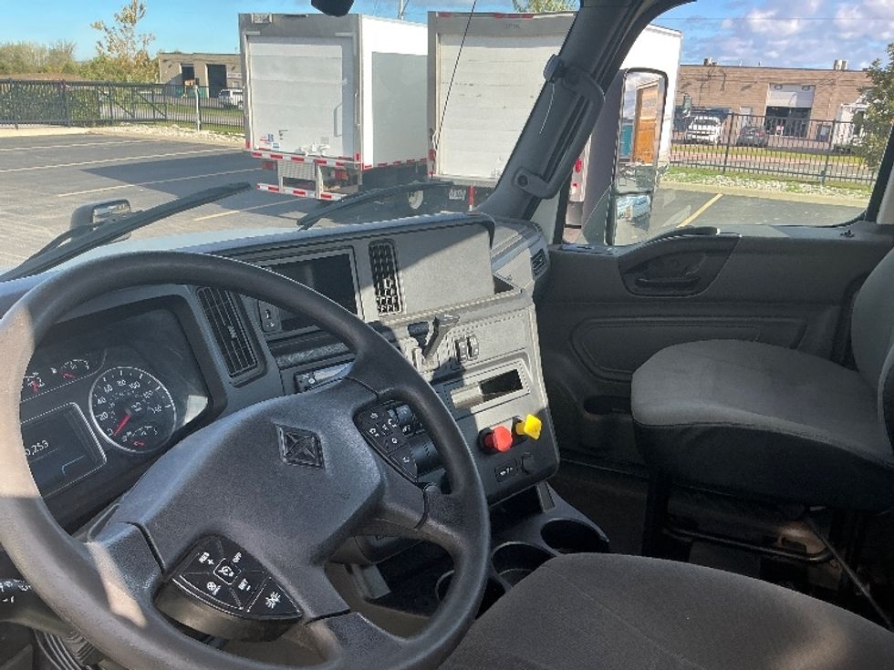 Day Cab Tractor-Heavy Duty Tractors-International-2019-LT625-Stoney Creek-ON-510,193\n\t\tkm-$ 35,750 - Image 10