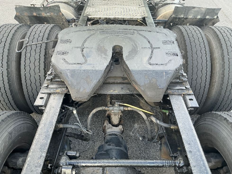 Day Cab Tractor-Heavy Duty Tractors-International-2019-LT625-Stoney Creek-ON-510,193\n\t\tkm-$ 35,750 - Image 18