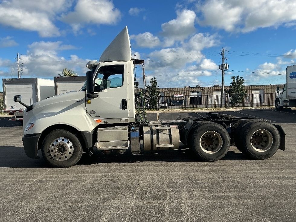 Day Cab Tractor-Heavy Duty Tractors-International-2019-LT625-Stoney Creek-ON-510,193\n\t\tkm-$ 35,750 - Image 4