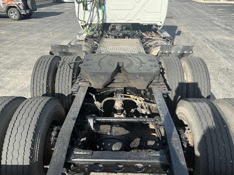 Day Cab Tractor-Heavy Duty Tractors-International-2019-LT625-Stoney Creek-ON-510,193\n\t\tkm-$ 35,750 - Image 6