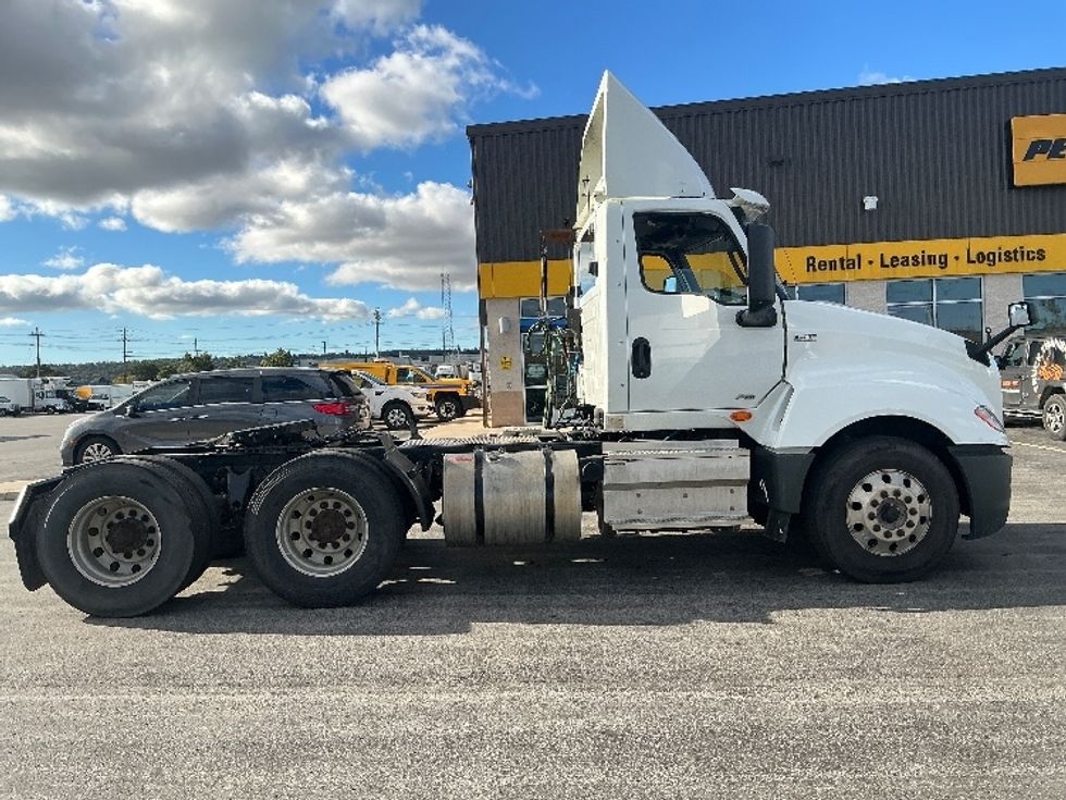 Day Cab Tractor-Heavy Duty Tractors-International-2019-LT625-Stoney Creek-ON-510,193\n\t\tkm-$ 35,750 - Image 8