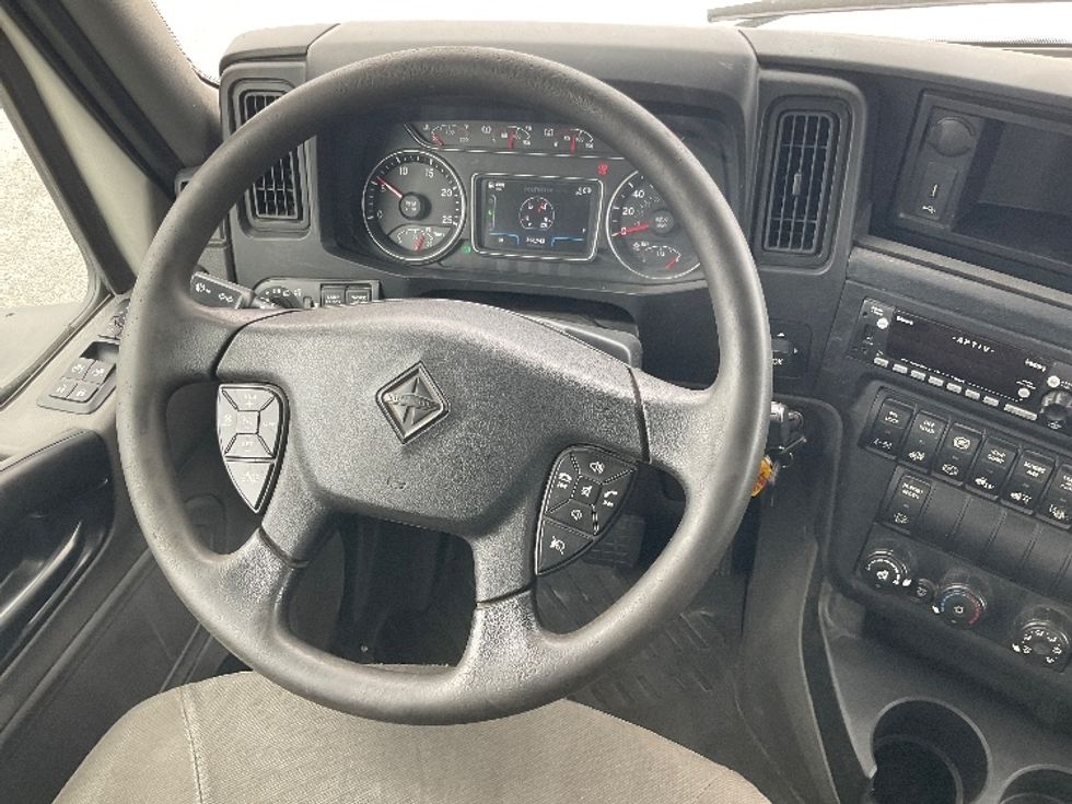 Day Cab Tractor-Heavy Duty Tractors-International-2019-LT625-Stoney Creek-ON-526,744\n\t\tkm-$ 35,750 - Image 11
