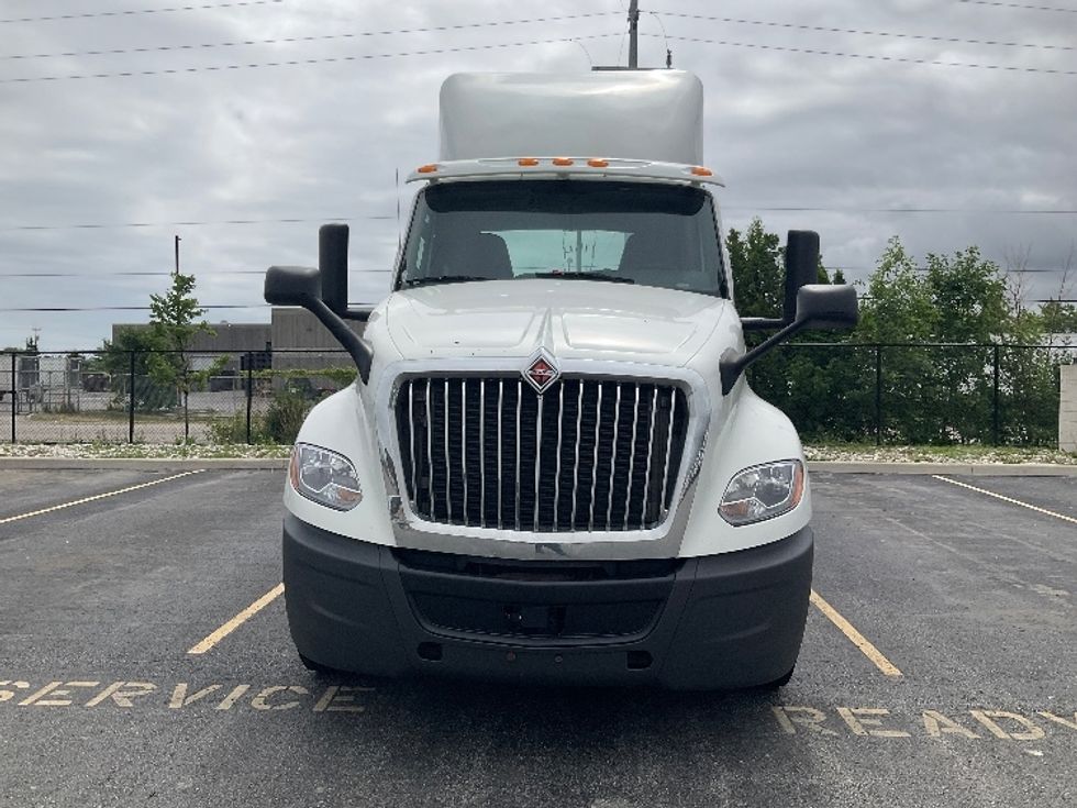 Day Cab Tractor-Heavy Duty Tractors-International-2019-LT625-Stoney Creek-ON-526,744\n\t\tkm-$ 35,750 - Image 2