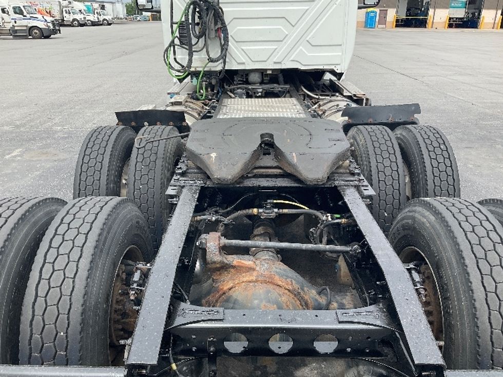 Day Cab Tractor-Heavy Duty Tractors-International-2019-LT625-Stoney Creek-ON-526,744\n\t\tkm-$ 35,750 - Image 6