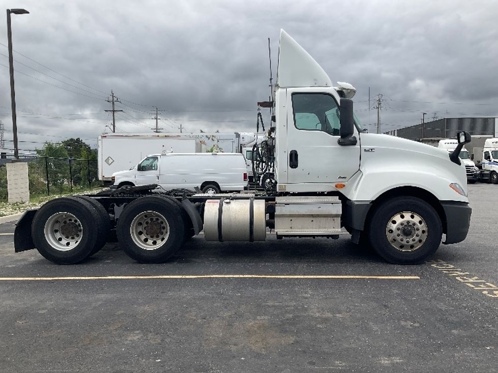 Day Cab Tractor-Heavy Duty Tractors-International-2019-LT625-Stoney Creek-ON-526,744\n\t\tkm-$ 35,750 - Image 8