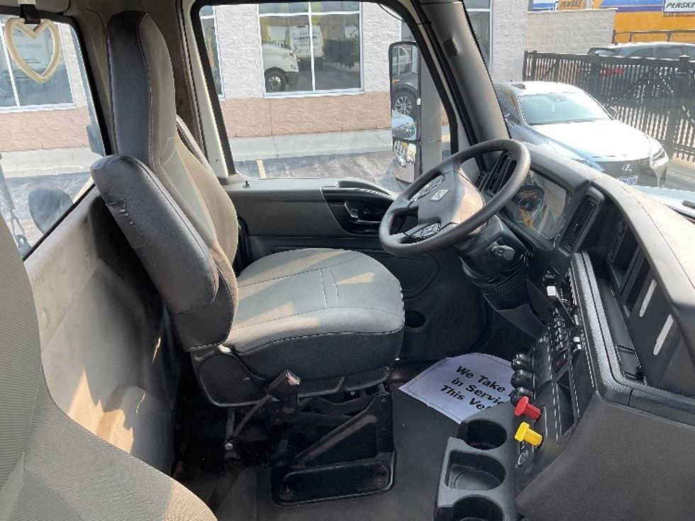 Day Cab Tractor-Heavy Duty Tractors-International-2019-LT625-Stoney Creek-ON-543,428\n\t\tkm-$ 36,250 - Image 14