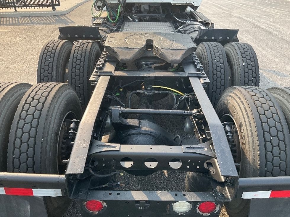 Day Cab Tractor-Heavy Duty Tractors-International-2019-LT625-Stoney Creek-ON-543,428\n\t\tkm-$ 36,250 - Image 6