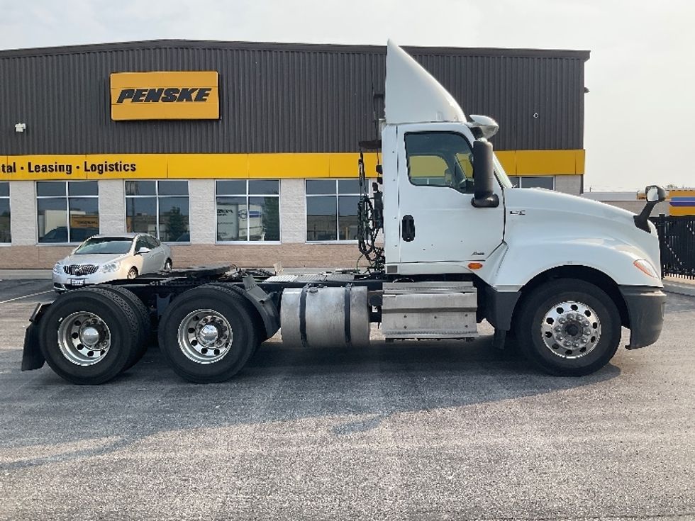 Day Cab Tractor-Heavy Duty Tractors-International-2019-LT625-Stoney Creek-ON-543,428\n\t\tkm-$ 36,250 - Image 8