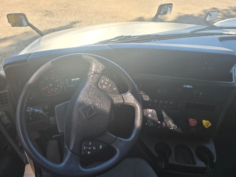 Day Cab Tractor-Heavy Duty Tractors-International-2019-LT625-Suwanee-GA-347,929\n\t\tmiles-$ 27,250 - Image 12