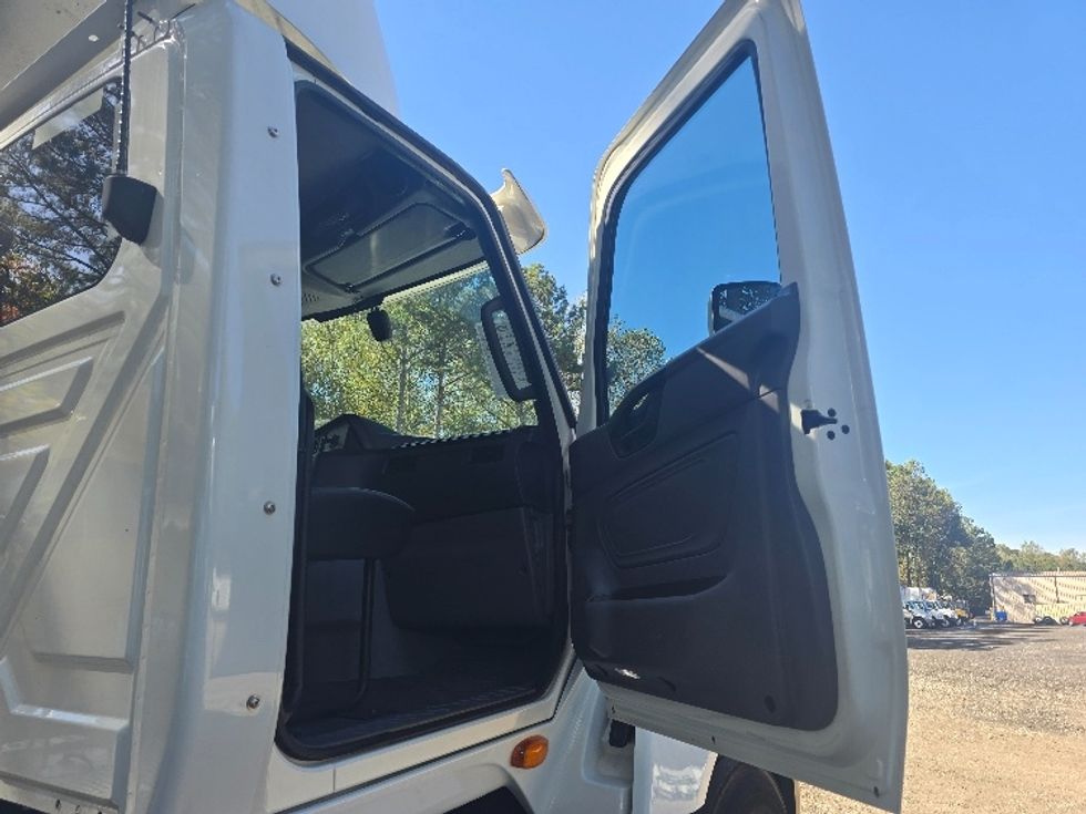 Day Cab Tractor-Heavy Duty Tractors-International-2019-LT625-Suwanee-GA-347,929\n\t\tmiles-$ 27,250 - Image 13