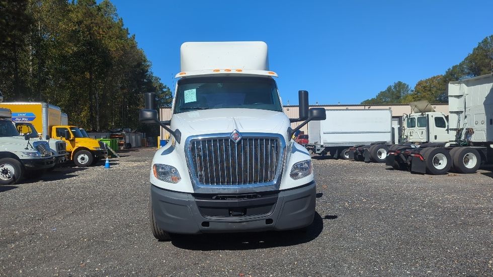 Day Cab Tractor-Heavy Duty Tractors-International-2019-LT625-Suwanee-GA-347,929\n\t\tmiles-$ 27,250 - Image 2