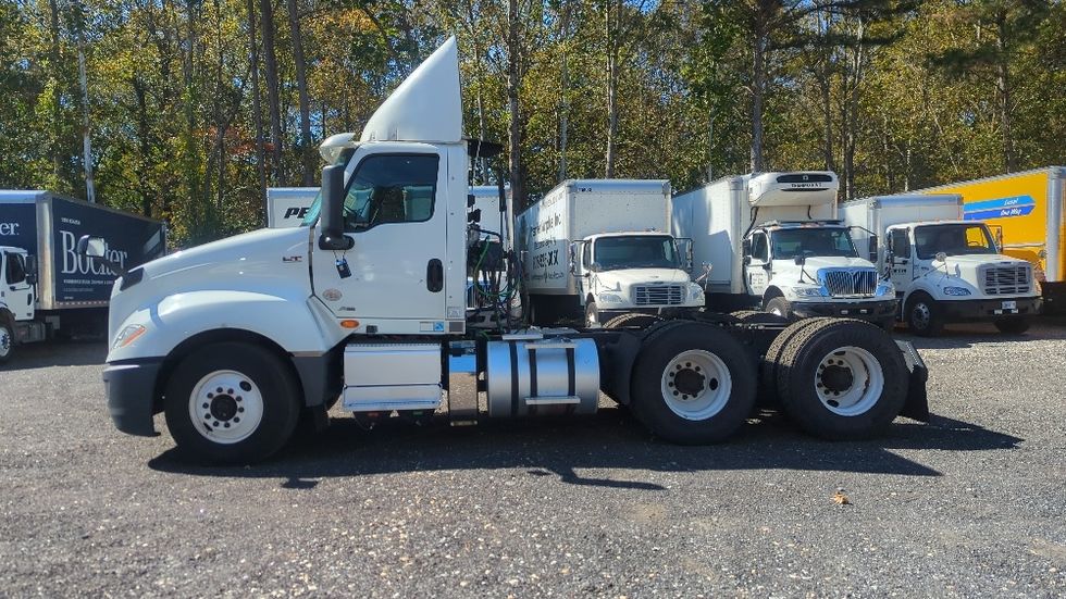 Day Cab Tractor-Heavy Duty Tractors-International-2019-LT625-Suwanee-GA-347,929\n\t\tmiles-$ 27,250 - Image 4