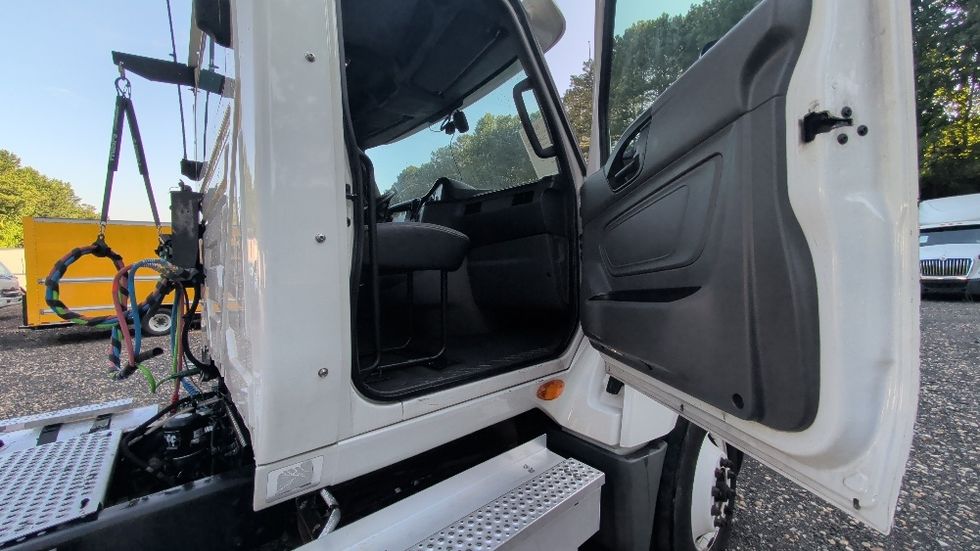Day Cab Tractor-Heavy Duty Tractors-International-2019-LT625-Suwanee-GA-358,058\n\t\tmiles-$ 25,750 - Image 12