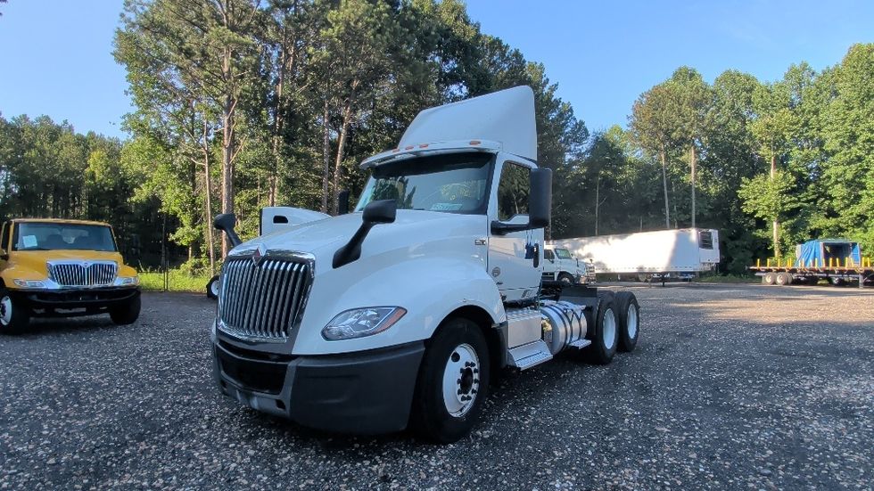 Day Cab Tractor-Heavy Duty Tractors-International-2019-LT625-Suwanee-GA-358,058\n\t\tmiles-$ 25,750 - Image 3