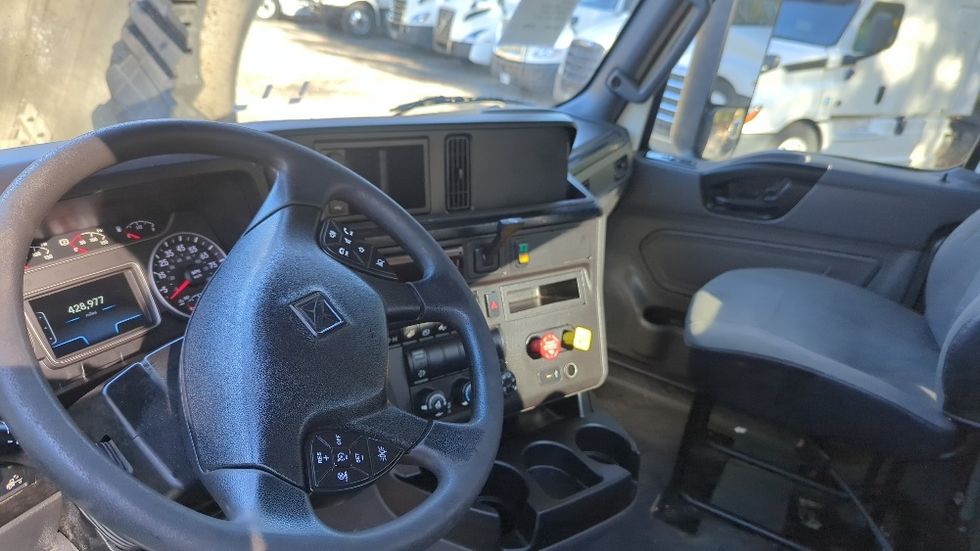 Day Cab Tractor-Heavy Duty Tractors-International-2019-LT625-Suwanee-GA-428,968\n\t\tmiles-$ 22,750 - Image 10