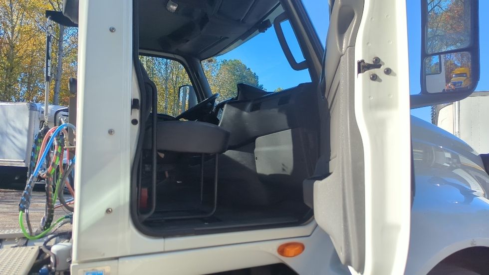 Day Cab Tractor-Heavy Duty Tractors-International-2019-LT625-Suwanee-GA-428,968\n\t\tmiles-$ 22,750 - Image 11