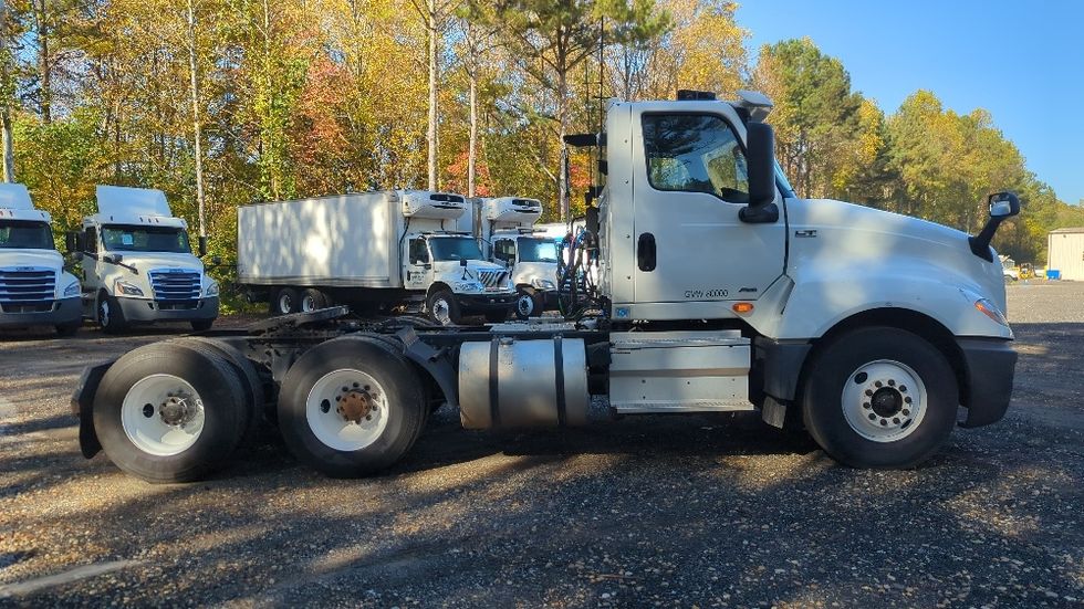 Day Cab Tractor-Heavy Duty Tractors-International-2019-LT625-Suwanee-GA-428,968\n\t\tmiles-$ 22,750 - Image 8