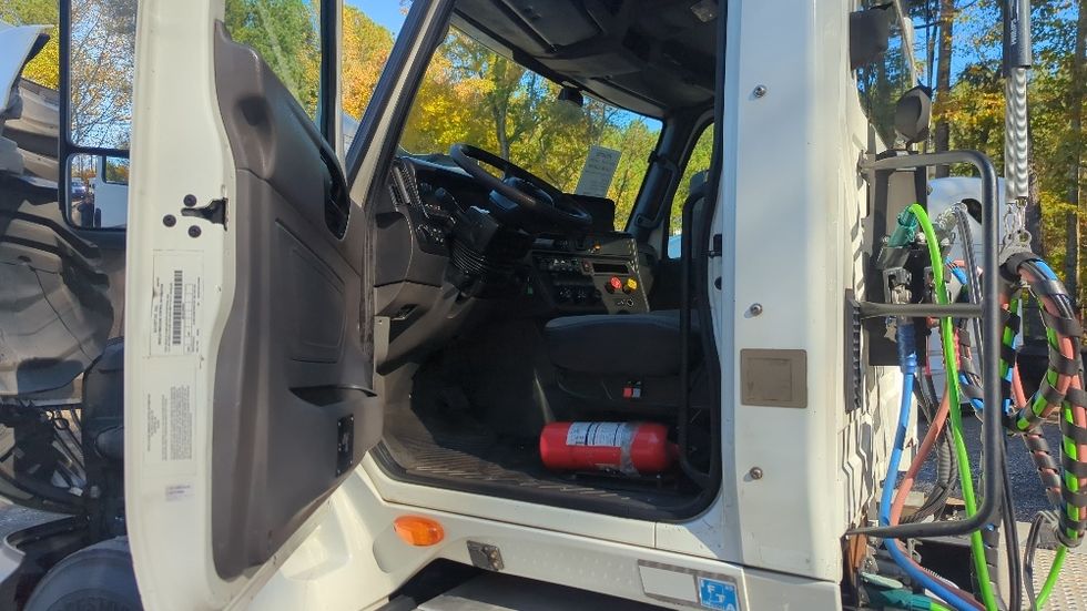 Day Cab Tractor-Heavy Duty Tractors-International-2019-LT625-Suwanee-GA-428,968\n\t\tmiles-$ 22,750 - Image 9