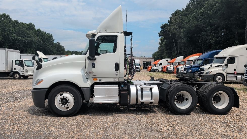 Day Cab Tractor-Heavy Duty Tractors-International-2019-LT625-Suwanee-GA-431,617\n\t\tmiles-$ 23,500 - Image 4