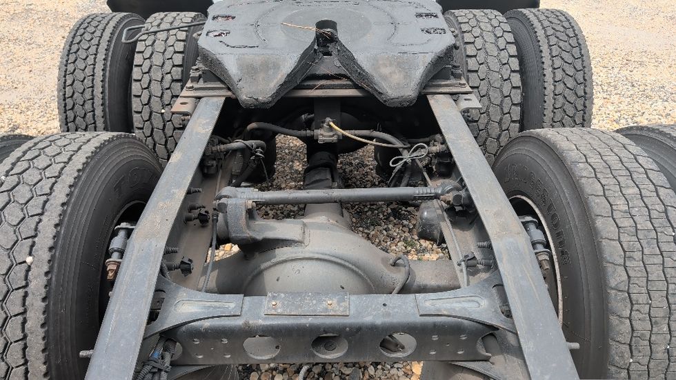 Day Cab Tractor-Heavy Duty Tractors-International-2019-LT625-Suwanee-GA-431,617\n\t\tmiles-$ 23,500 - Image 6