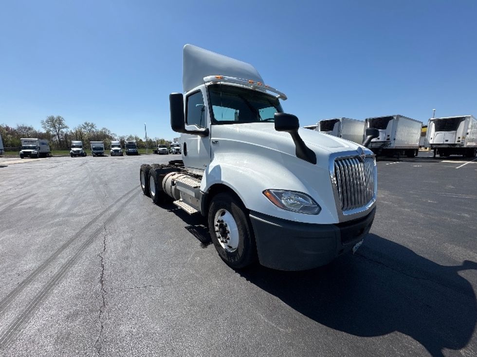 Day Cab Tractor-Heavy Duty Tractors-International-2019-LT625-Swedesboro-NJ-189,781\n\t\tmiles-$ 31,250 - Image 1