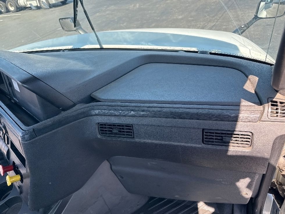 Day Cab Tractor-Heavy Duty Tractors-International-2019-LT625-Swedesboro-NJ-189,781\n\t\tmiles-$ 31,250 - Image 13