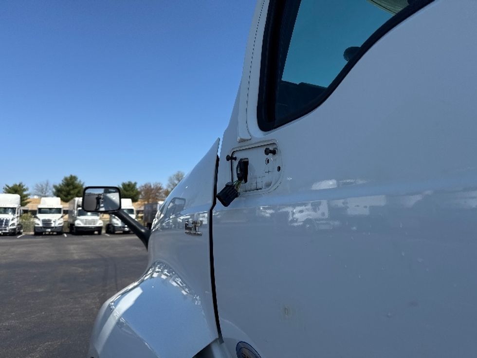 Day Cab Tractor-Heavy Duty Tractors-International-2019-LT625-Swedesboro-NJ-189,781\n\t\tmiles-$ 31,250 - Image 16