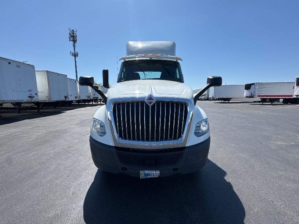 Day Cab Tractor-Heavy Duty Tractors-International-2019-LT625-Swedesboro-NJ-189,781\n\t\tmiles-$ 31,250 - Image 2