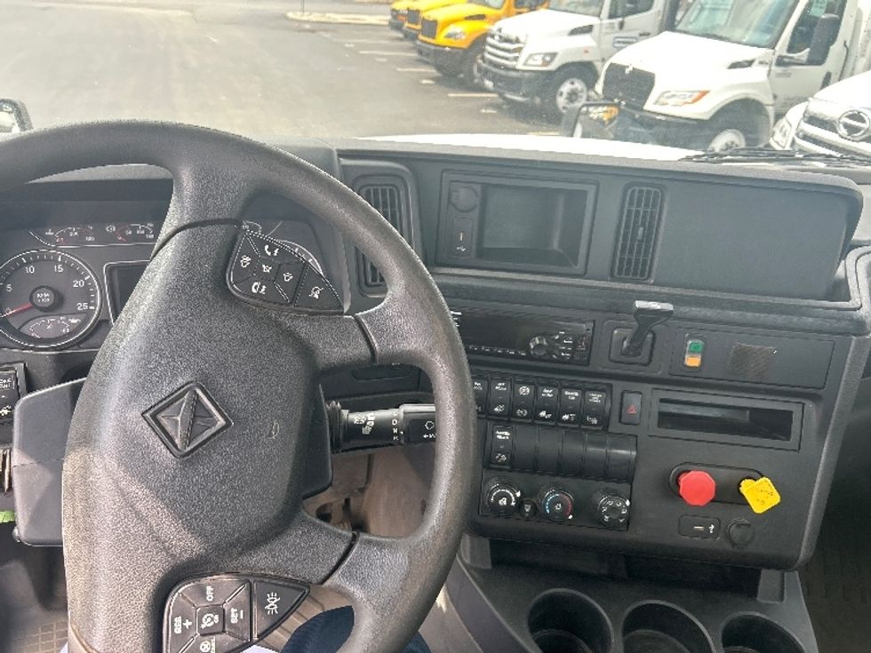 Day Cab Tractor-Heavy Duty Tractors-International-2019-LT625-Swedesboro-NJ-209,173\n\t\tmiles-$ 28,750 - Image 11