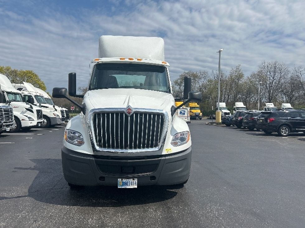 Day Cab Tractor-Heavy Duty Tractors-International-2019-LT625-Swedesboro-NJ-209,173\n\t\tmiles-$ 28,750 - Image 2