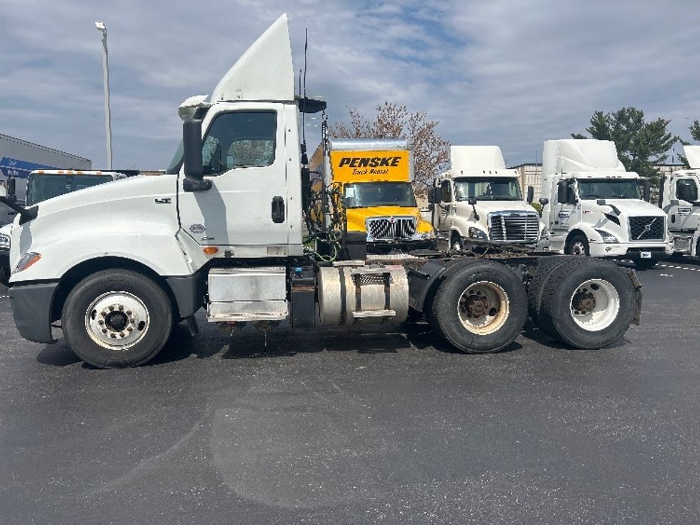 Day Cab Tractor-Heavy Duty Tractors-International-2019-LT625-Swedesboro-NJ-209,173\n\t\tmiles-$ 28,750 - Image 4