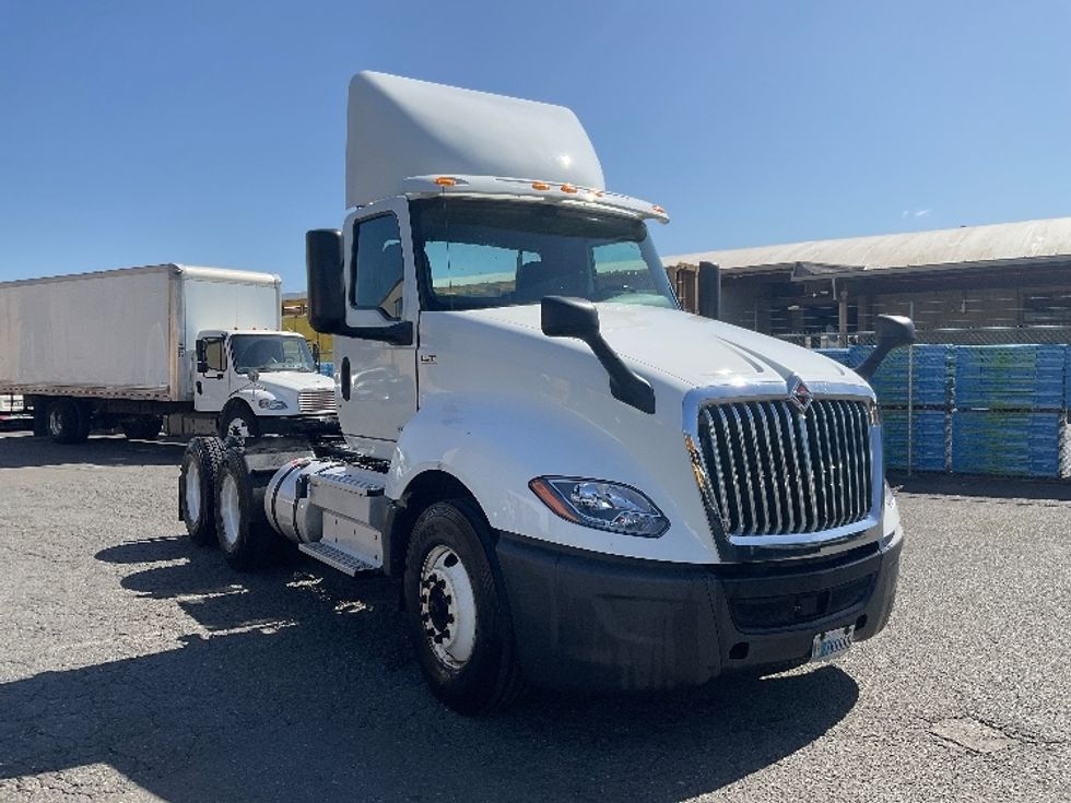 Day Cab Tractor-Heavy Duty Tractors-International-2019-LT625-Tacoma-WA-126,656\n\t\tmiles-$ 32,250 - Image 1