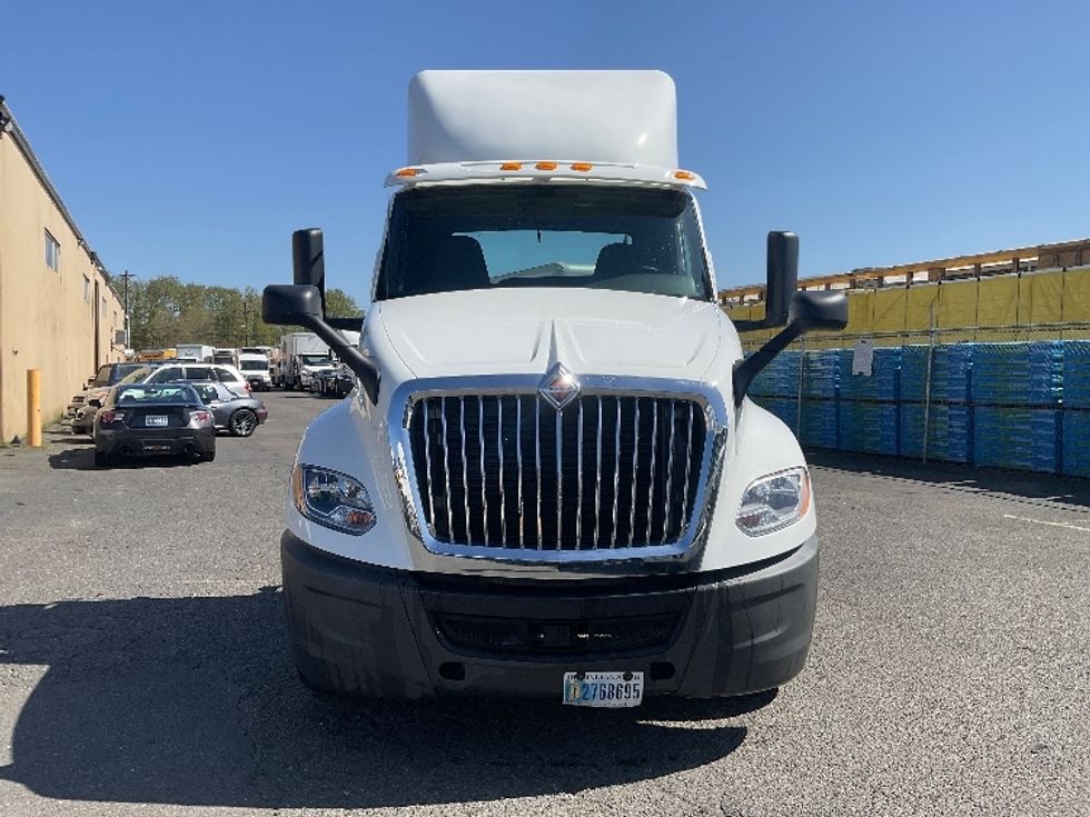 Day Cab Tractor-Heavy Duty Tractors-International-2019-LT625-Tacoma-WA-126,656\n\t\tmiles-$ 32,250 - Image 2