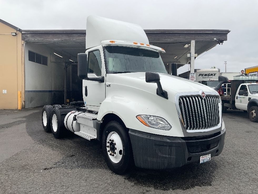 2018 International LT625 LT photo 18