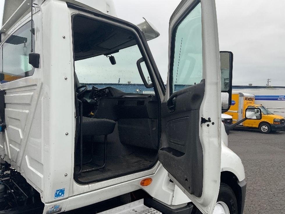 Day Cab Tractor-Heavy Duty Tractors-International-2019-LT625-Tacoma-WA-340,000\n\t\tmiles-$ 29,500 - Image 12