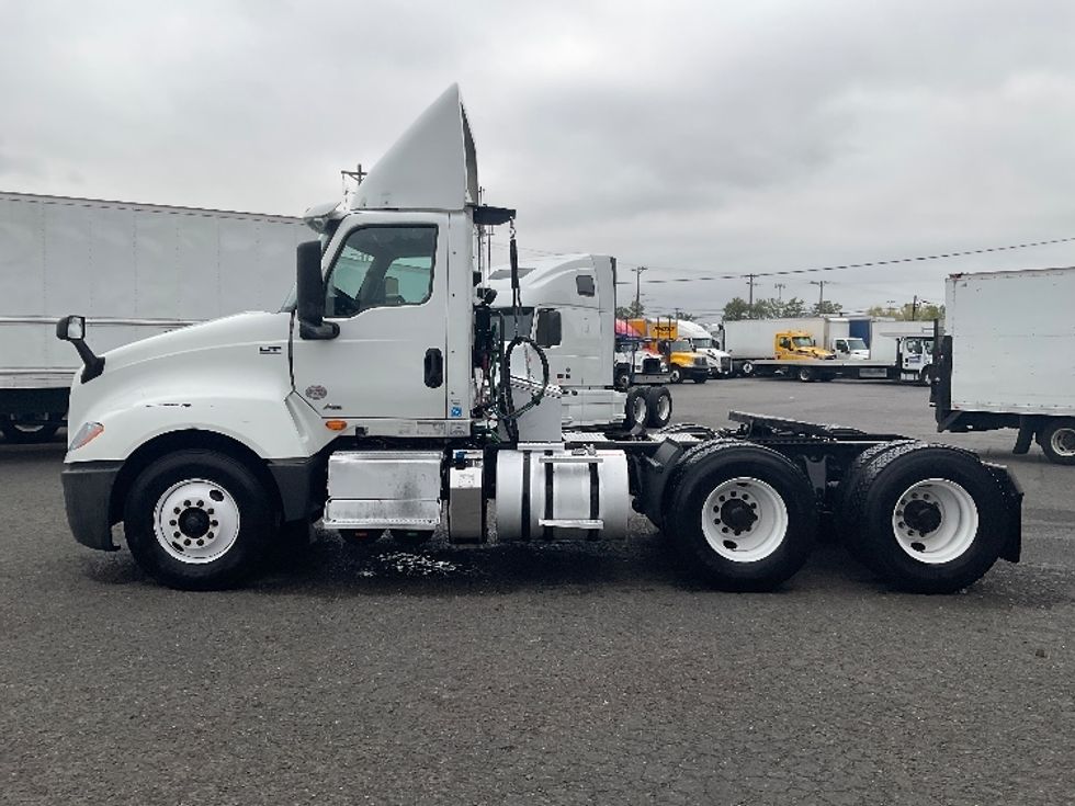 Day Cab Tractor-Heavy Duty Tractors-International-2019-LT625-Tacoma-WA-340,000\n\t\tmiles-$ 29,500 - Image 4