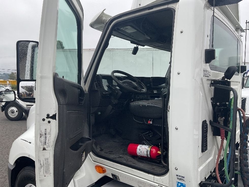 Day Cab Tractor-Heavy Duty Tractors-International-2019-LT625-Tacoma-WA-340,000\n\t\tmiles-$ 29,500 - Image 9