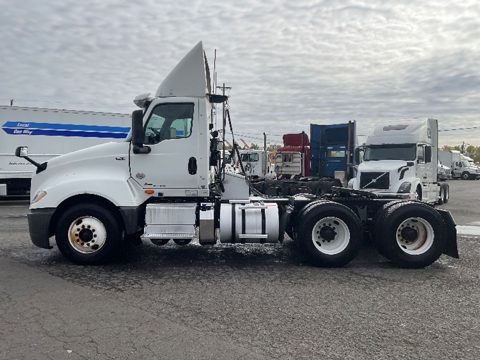 Day Cab Tractor-Heavy Duty Tractors-International-2019-LT625-Tacoma-WA-354,071\n\t\tmiles-$ 27,000 - Image 4