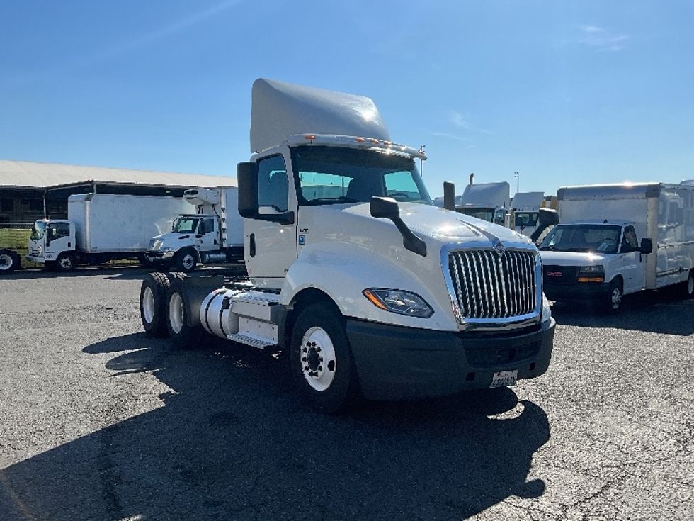 Day Cab Tractor-Heavy Duty Tractors-International-2019-LT625-Tacoma-WA-382,330\n\t\tmiles-$ 25,500 - Image 1