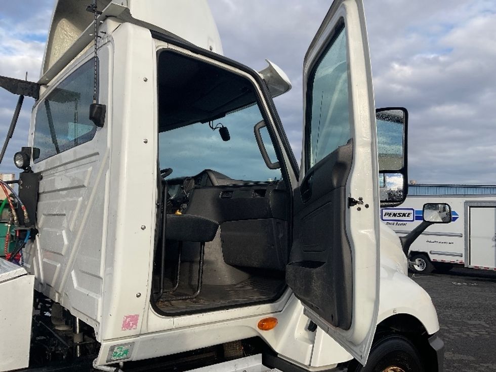 Day Cab Tractor-Heavy Duty Tractors-International-2019-LT625-Tacoma-WA-382,330\n\t\tmiles-$ 25,500 - Image 12