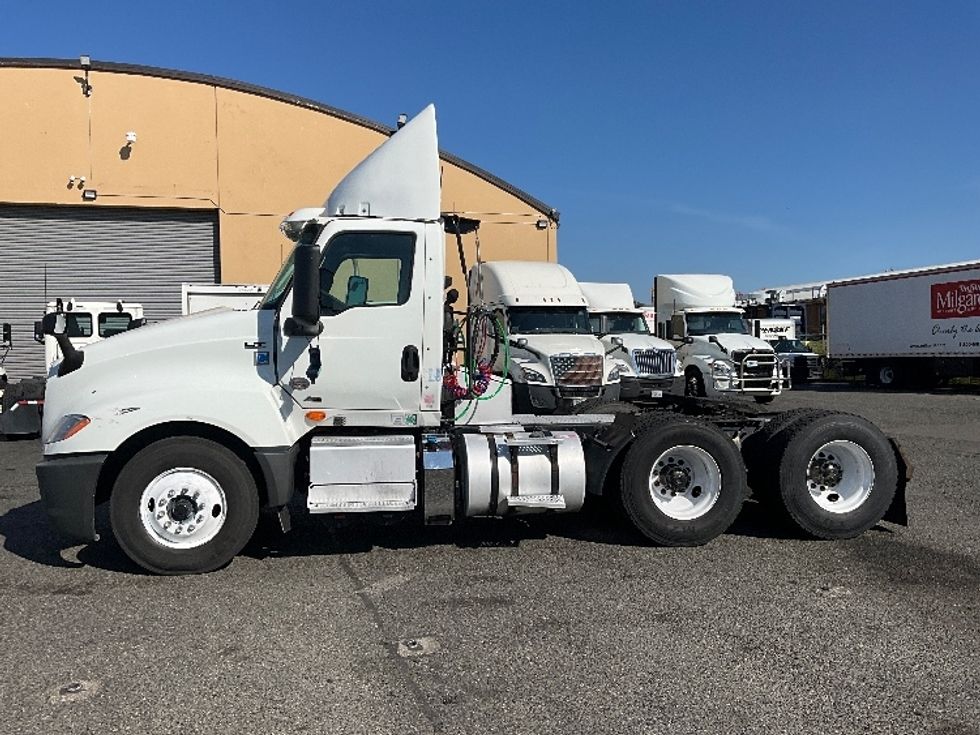 Day Cab Tractor-Heavy Duty Tractors-International-2019-LT625-Tacoma-WA-382,330\n\t\tmiles-$ 25,500 - Image 4