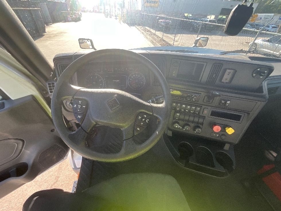 Day Cab Tractor-Heavy Duty Tractors-International-2019-LT625-Tampa-FL-239,894\n\t\tmiles-$ 31,250 - Image 11