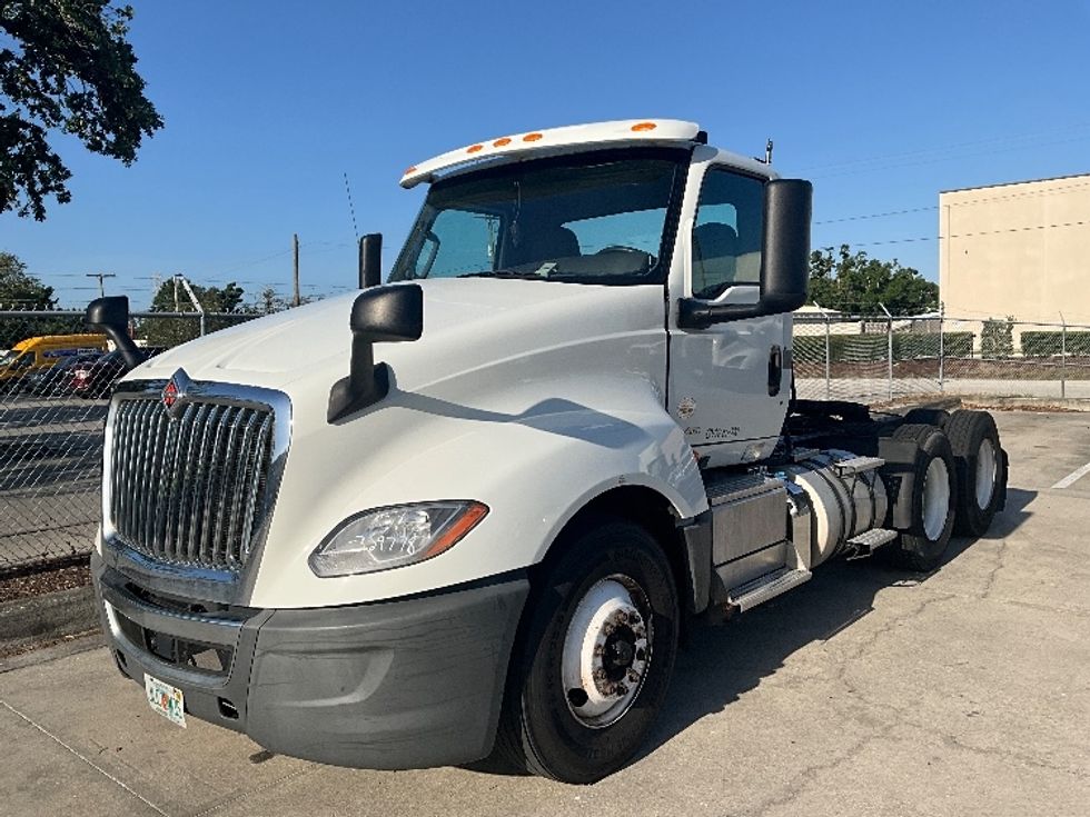 Day Cab Tractor-Heavy Duty Tractors-International-2019-LT625-Tampa-FL-239,894\n\t\tmiles-$ 31,250 - Image 3